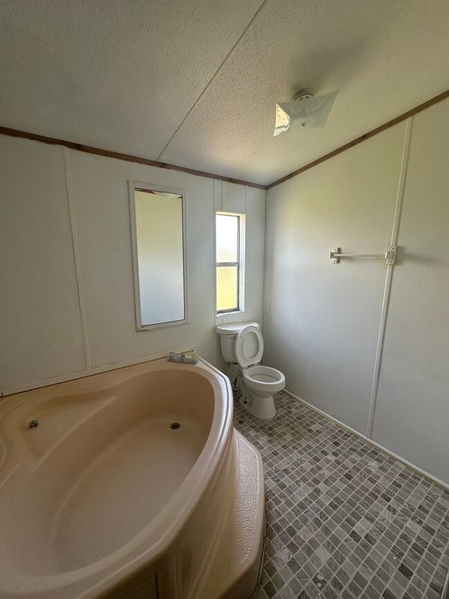 Photo - 4 Bed/2 Bath Mobile Home-UNDER RENOVATIONS