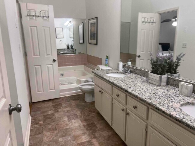 Photo - 8096 Woodlake Dr