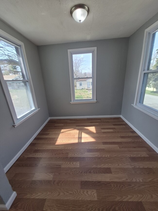 Photo - 5664 Hamilton Ave