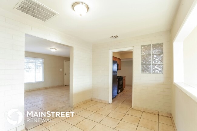 Photo - 4301 N 59th Ave