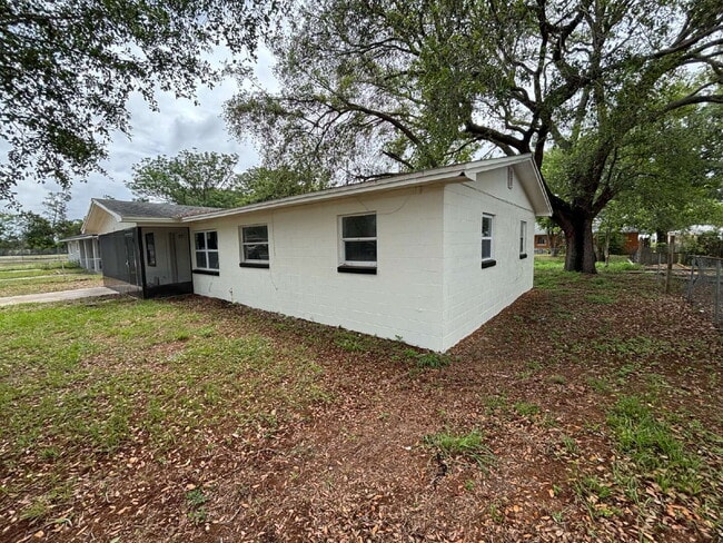 Photo - Newly Remodeled 4BR Home in Lake Wales – Prime Location!