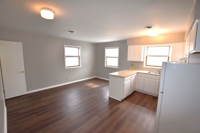 Photo - 13 SE 2nd St