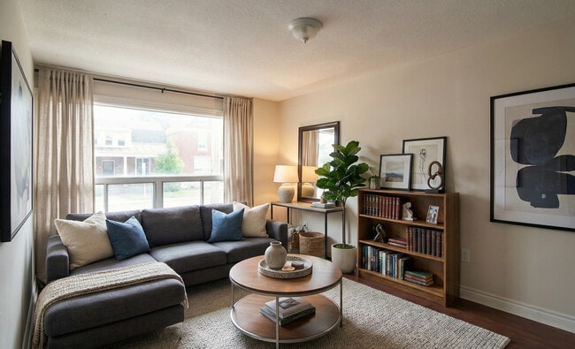 Building Photo - 394 Alfred