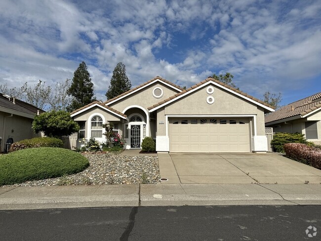 Building Photo - Beautiful 2-bedroom, 2-bathroom Home