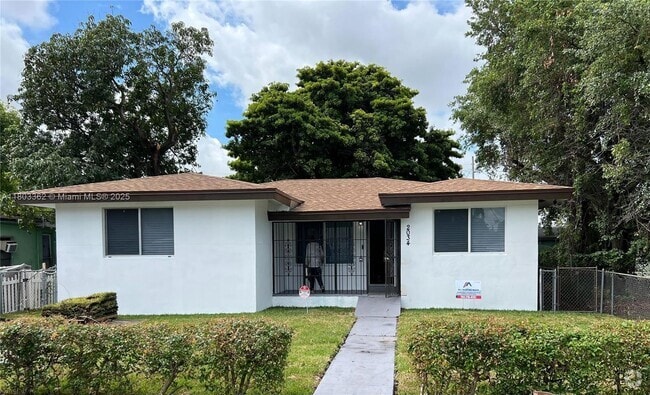 Building Photo - 2034 NW 69th Ter Rental