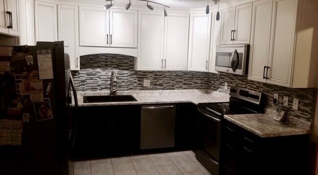 Photo - $3,050 |5 Bedroom 3 Bath |Fenced Backyard| Deck| Laundry| Basement