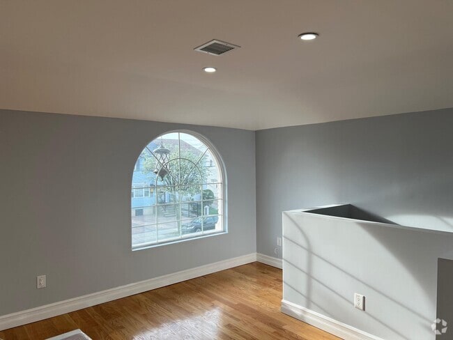 Building Photo - 133-42 127th St Rental