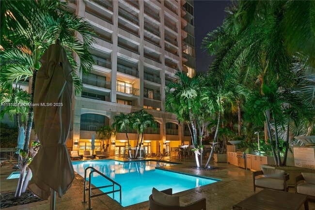 Building Photo - 3400 SW 27th Ave Unit 705 Rental