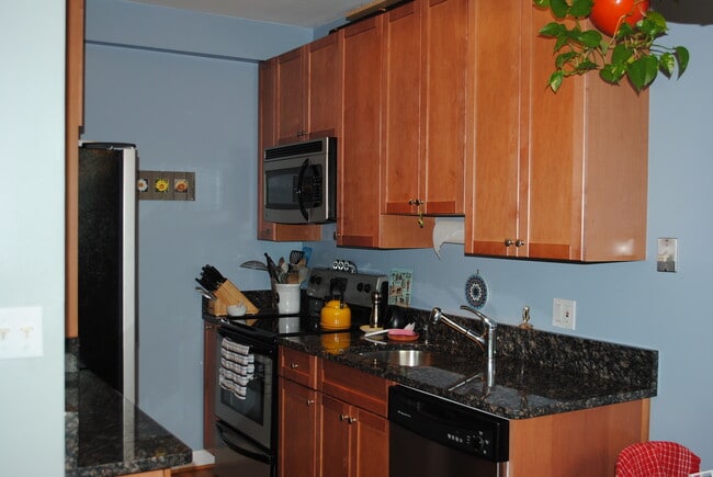 Photo - 1615 Kenyon St NW Apt. 49 Unidad #49