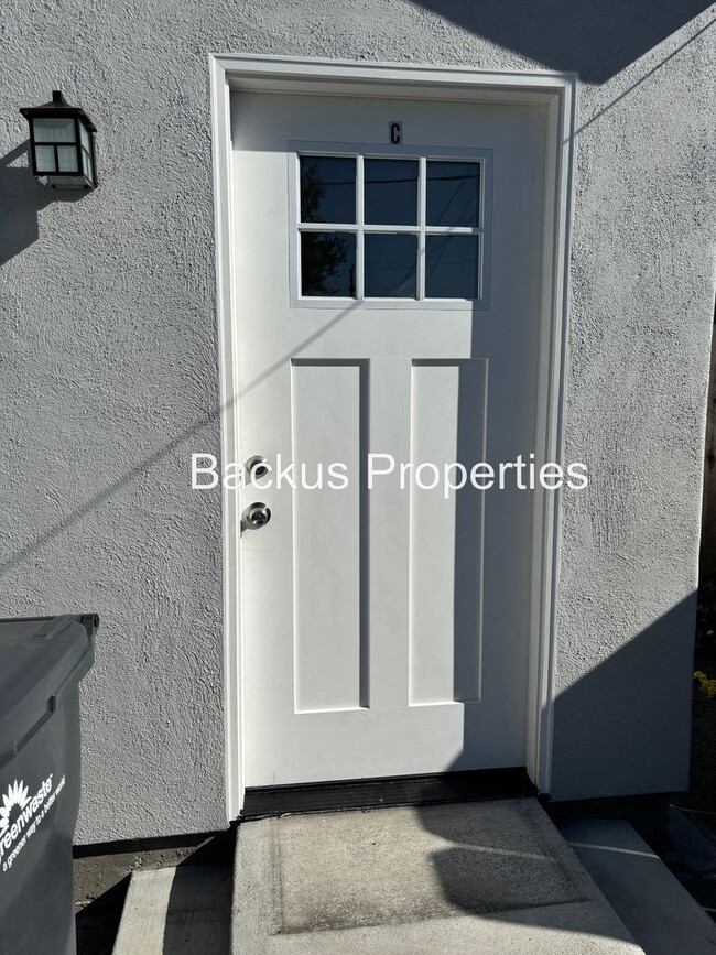 Photo - 1436 Kenneth St Unit C