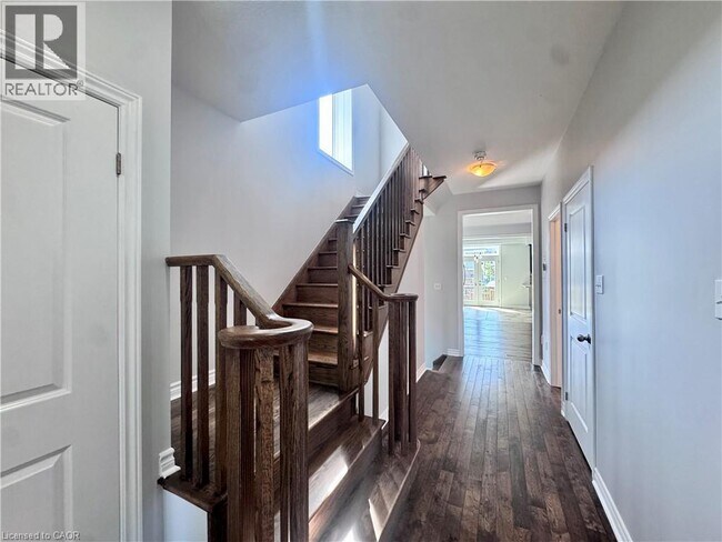 Photo - 154 Rosemount Dr