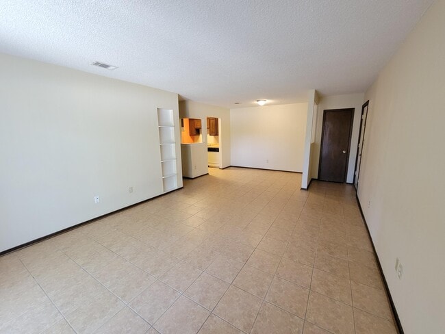 Photo - 1614 Green Briar Pkwy