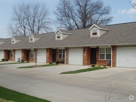Building Photo - 1753 N Keebler Ave Rental