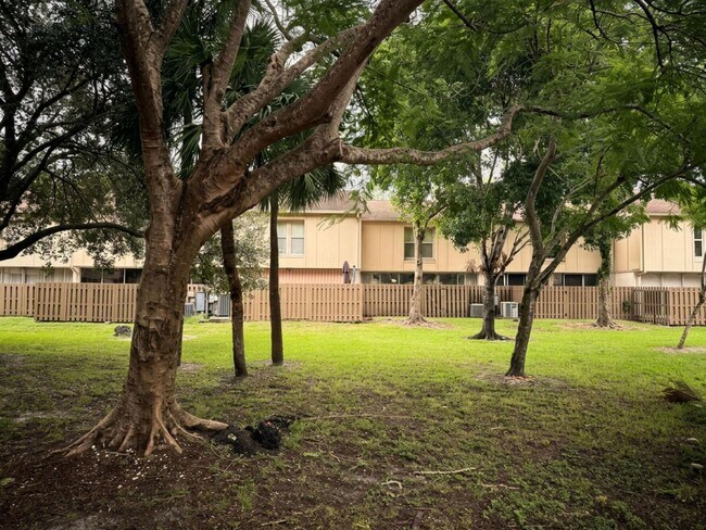 Photo - 855 NW 80th Way