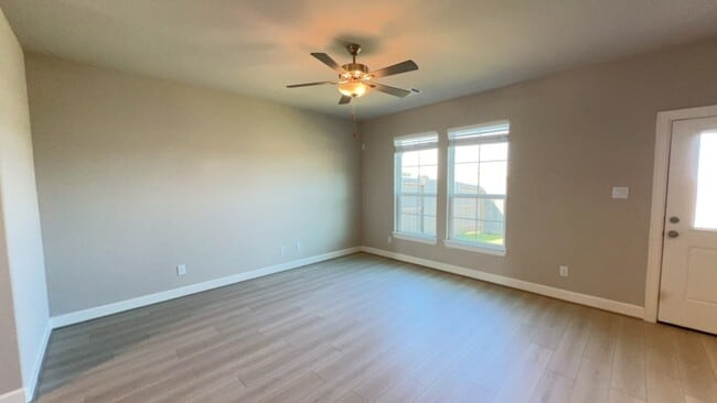 Photo - 1012 Tillman Ln