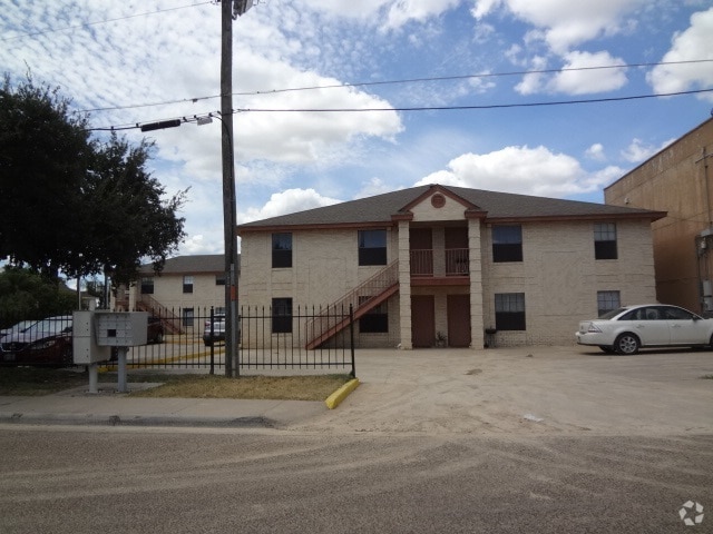 Building Photo - 1502 E San Pedro St Unit 3 Rental