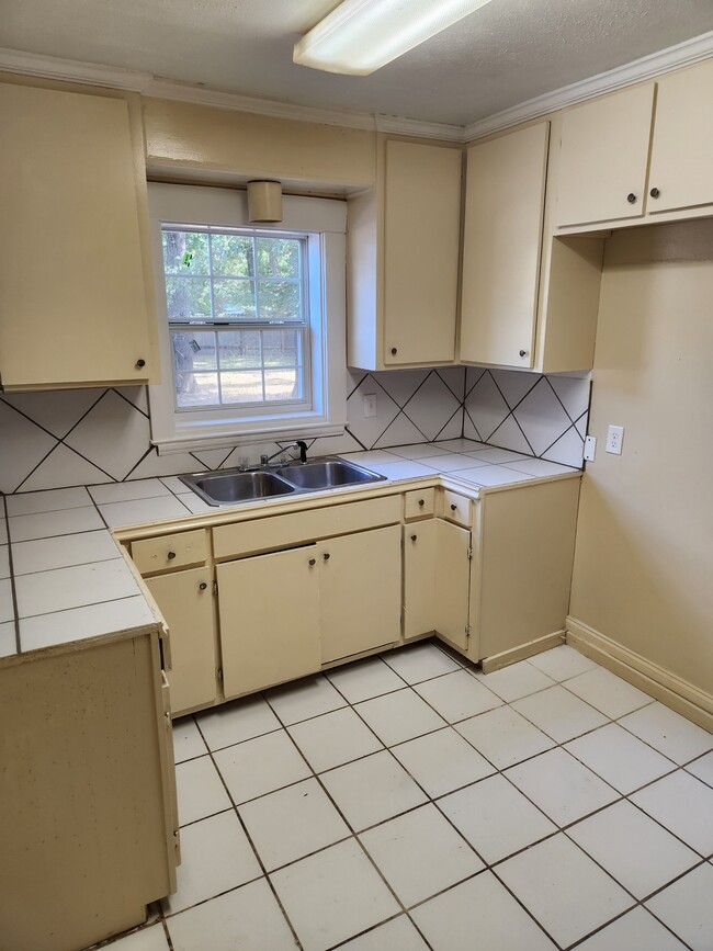 Photo - 611 Choctaw Rd