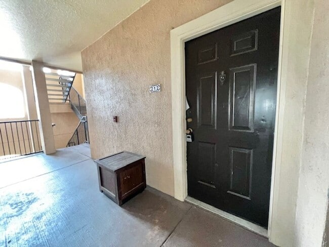 Photo - MOVE IN NOW! 2x2 WITH FRESH INTERIOR PAINT & LAMINATE WOOD FLOORING! PRIVATE BALCONY!!! Unit 4 212