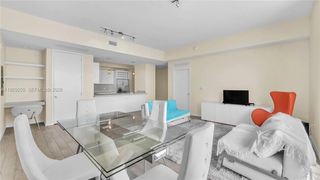 Photo - 999 SW 1st Ave Unidad UPH12