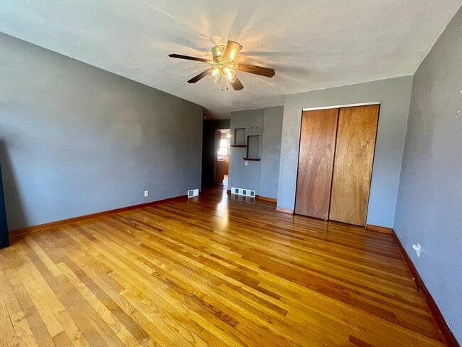 3338 Elm St