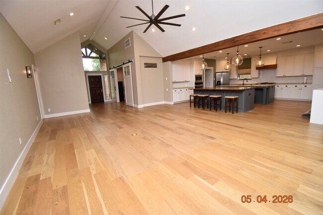 Photo - 421 Creekside Dr