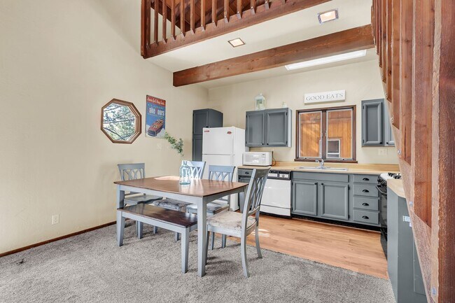 Photo - 689 Butte Ave