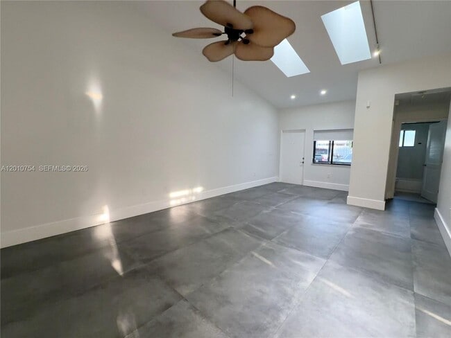 Photo - 1533 Gabriel St