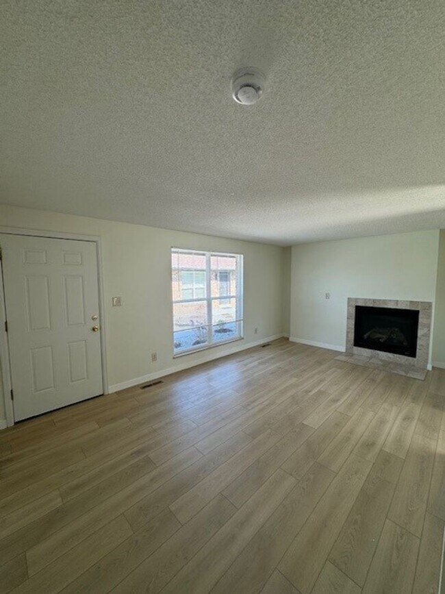 Photo - 1410/1412Terry Unit 1412 Terry Street