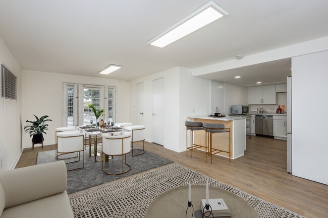 Photo - 2131 Bonvue Dr Unit B