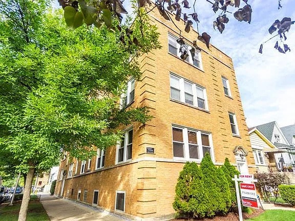 Building Photo - 3036 W Cullom Ave
