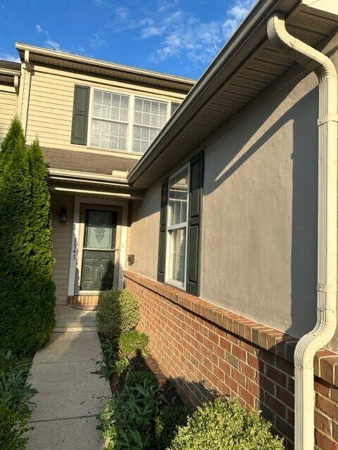 Photo - 1545 Queen Ln