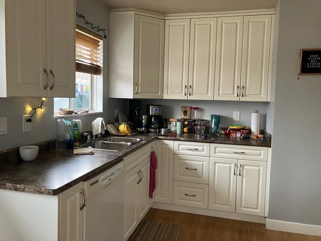 Photo - 601 Warden Cds