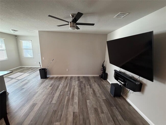 Photo - 225 Baum Dr