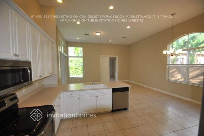 Photo - 6880 Houlton Cir