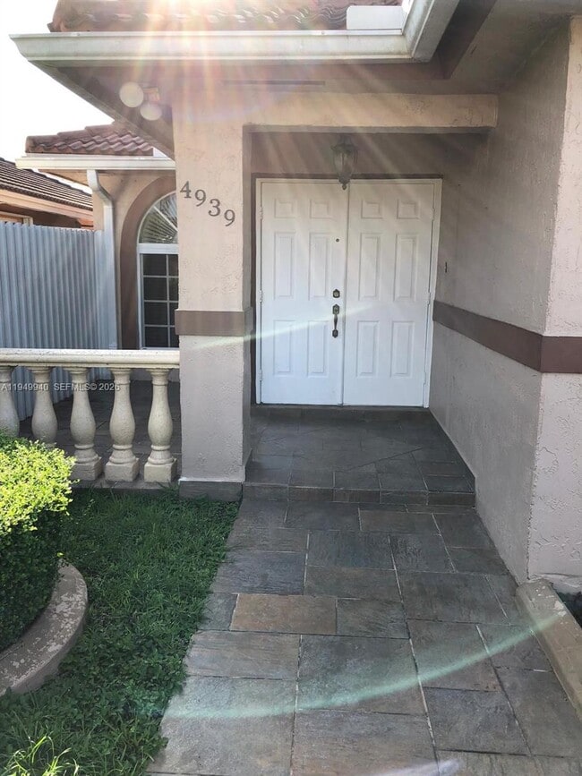 Photo - 4939 SW 144th Ave