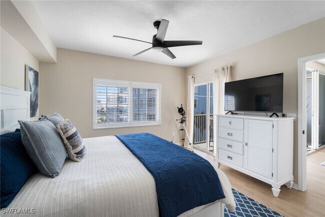 Photo - 22748 Island Pines Way Unit 403