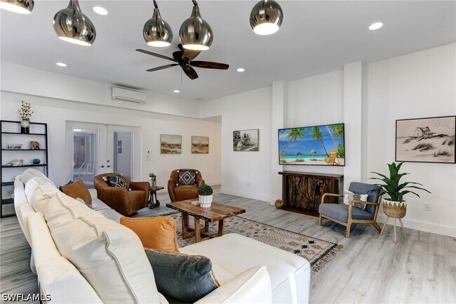 Photo - 10842 Vanderbilt Dr