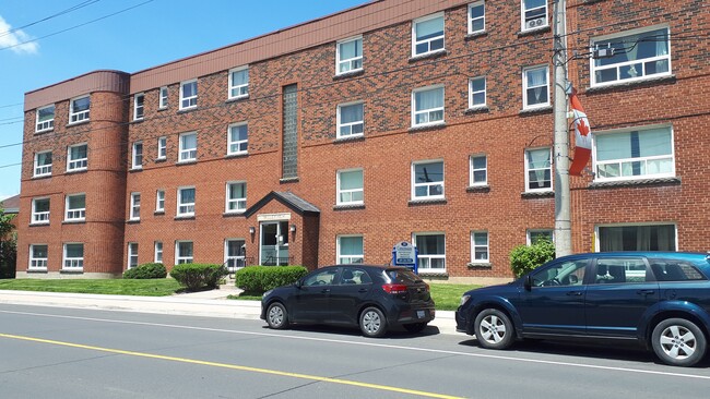 Building Photo - Beautifully Renovated 2 Bedroom on The Mountain Brow Unit 6