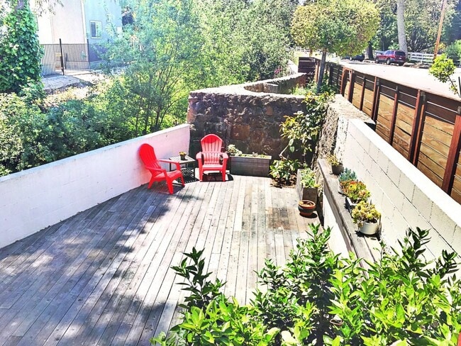 Building Photo - 507/515 Dana Street Unit 507