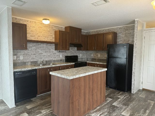 Building Photo - 12130 US Hwy 41 S Rental