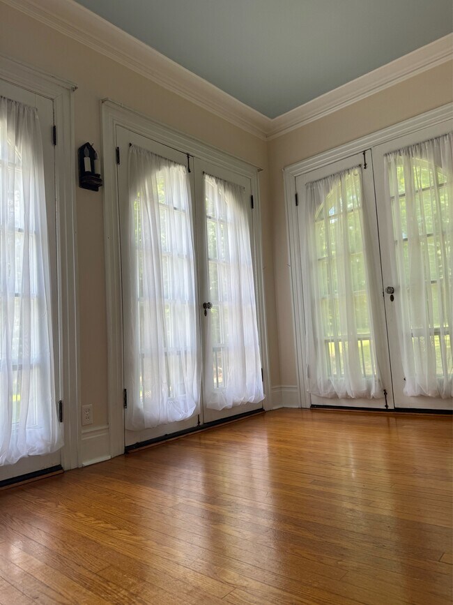 36 Beverly Pl