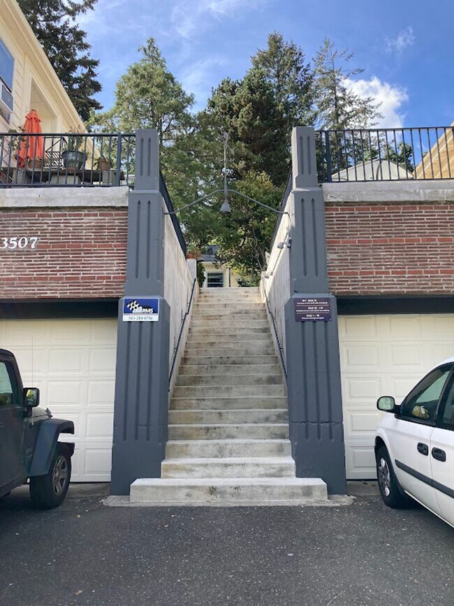 Photo - 3507 SW 11th Ave Unit 3