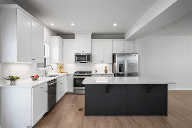 Photo - 505 Blackrock Blvd