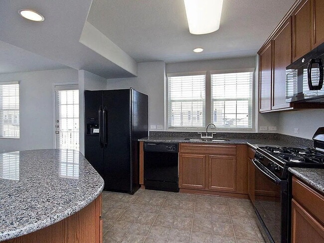 Photo - "Charming 2-Bed, 2-Bath Condo Retreat in San Marcos - Spacious 1100 Sq Ft Living!"