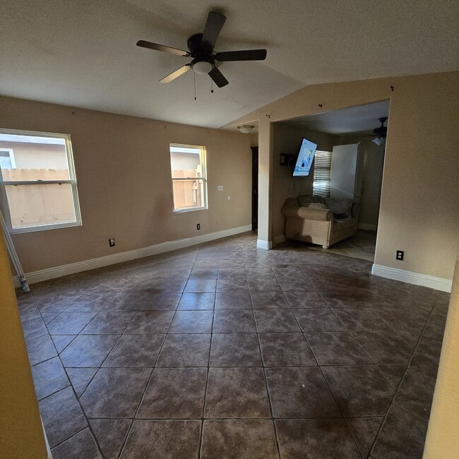 Photo - 2219 Camino Dr