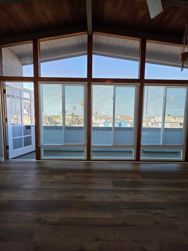 Photo - 2020 Hermosa Ave Unit 2026 #2 Upper 1BR