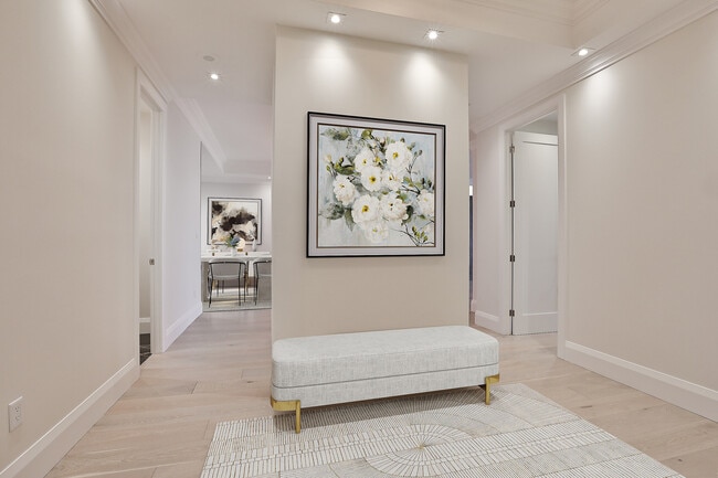 Photo - 99 Avenue Rd