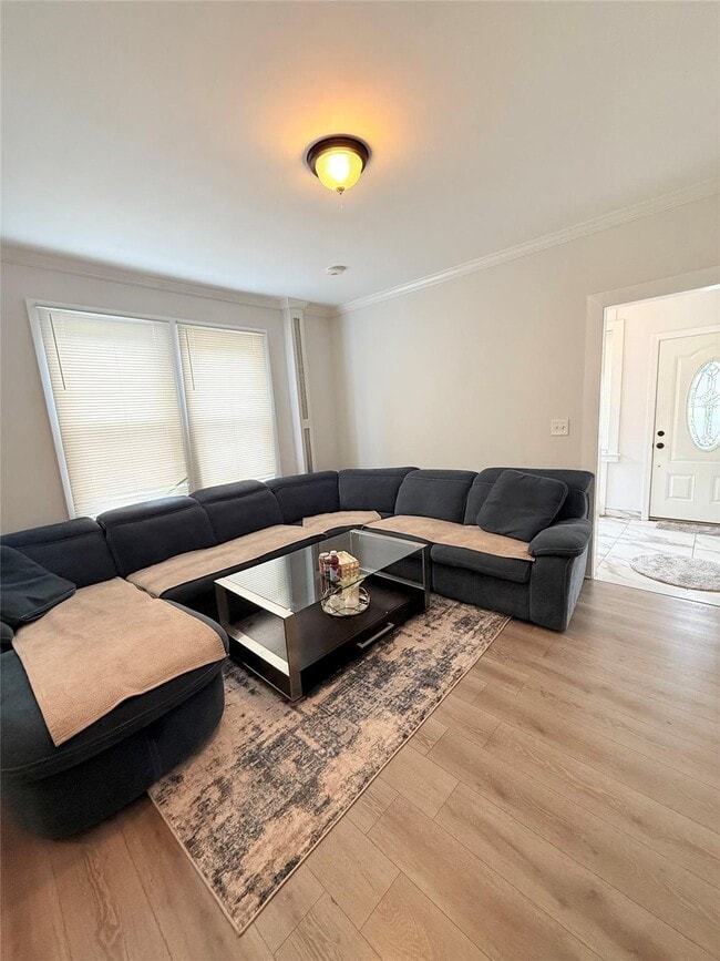 Photo - 815 Carpenter Pl