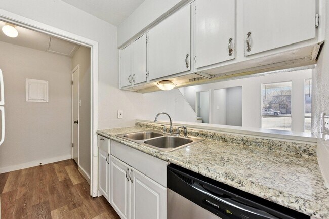Photo - 1210 Southport Dr Unit A