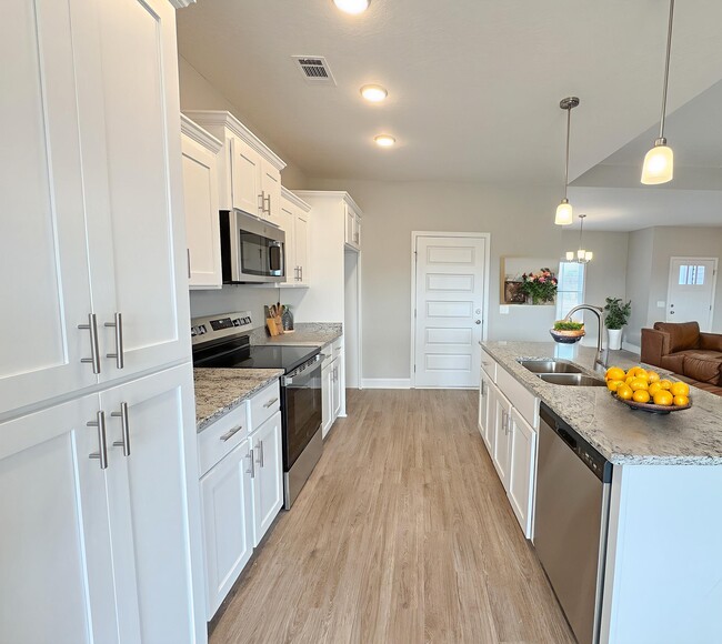 Photo - 310 Parkersburg Ln